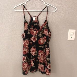 2/$12 💗 Floral Cami